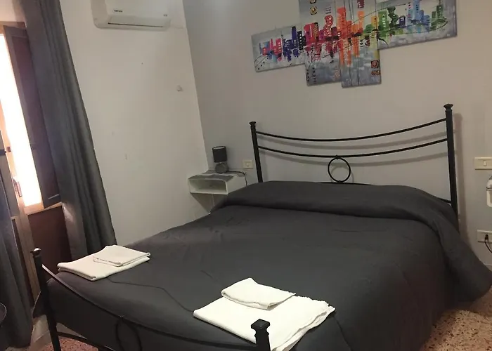 Le Isole בית הארחה *